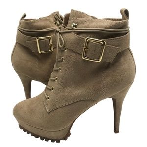 luggy buckle platform booties
